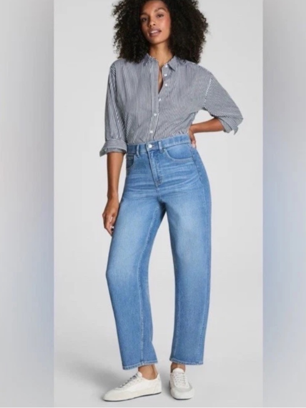 SPANXshape 360 Barrel Leg Jeans Elysian Medium Wash 26” inseam Sz Small Petite